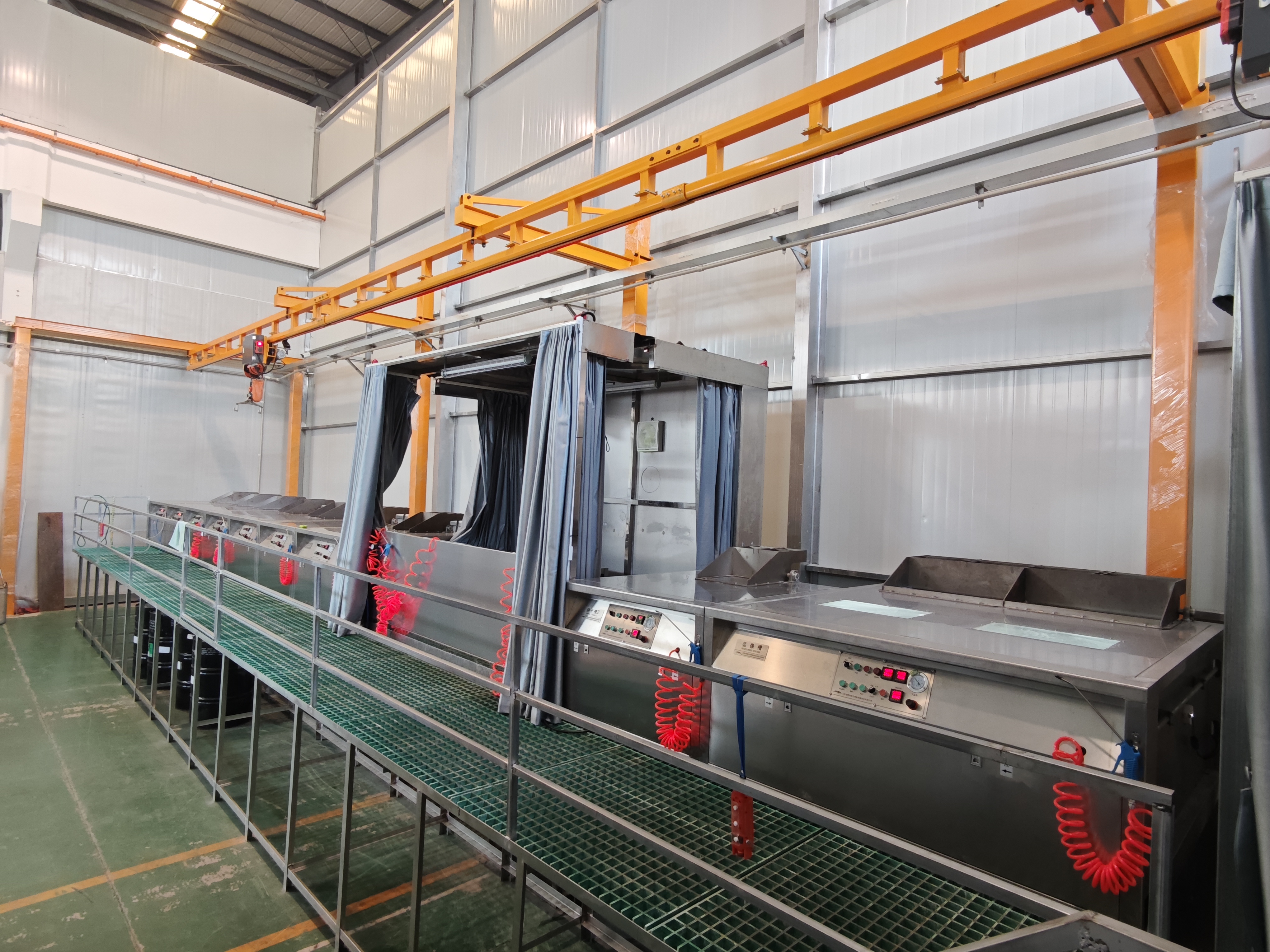 南京瑞工工程检测有限公司启用FPI-ST1000 型荧光渗透检测线，全面提升航空航天材料及零件检测能力。